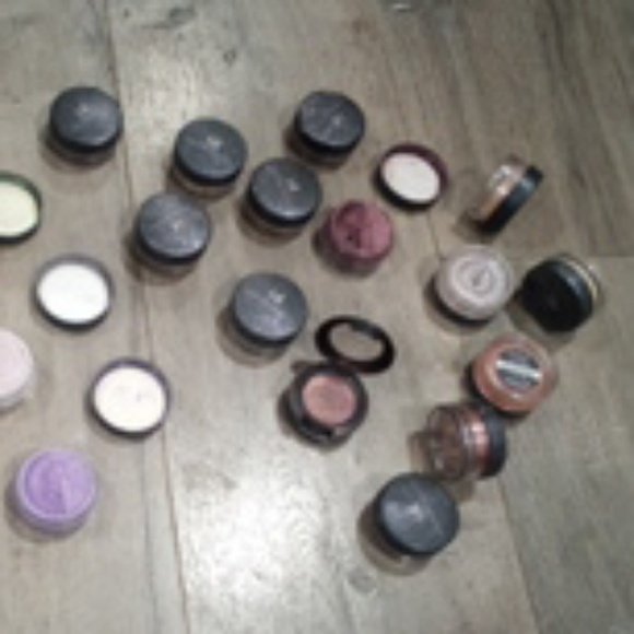 Makeup - Picture 2 of 4